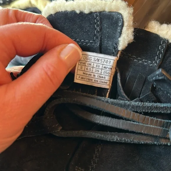 Ugg Boots - Picture 5 of 6